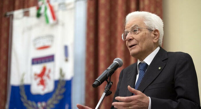 Mattarella,fare rete tra Stato e Autonomie per vincere sfide