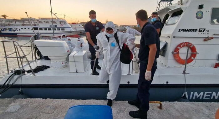 Migranti: 17 morti in naufragio a sud del Peloponneso