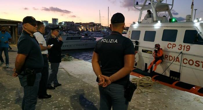 ++ Migranti dopo sbarco a Lampedusa, ‘naufragio in Tunisia’ ++