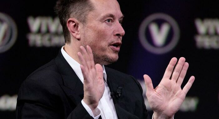 Musk e Zuckerberg ‘pronti ad affrontarsi nella gabbia’