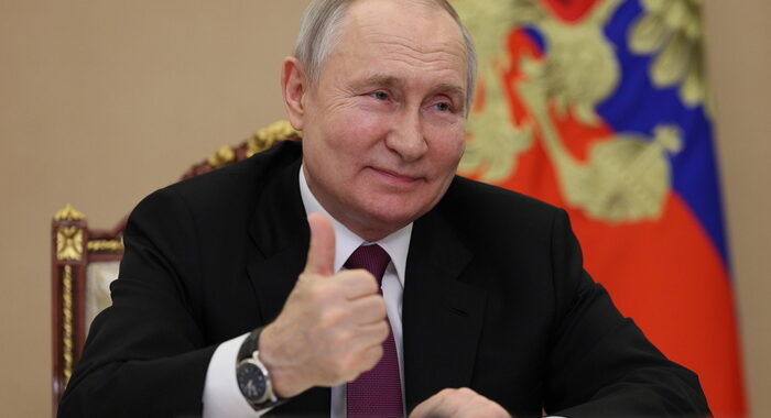 Putin, la controffensiva è iniziata ma gli ucraini non avanzano