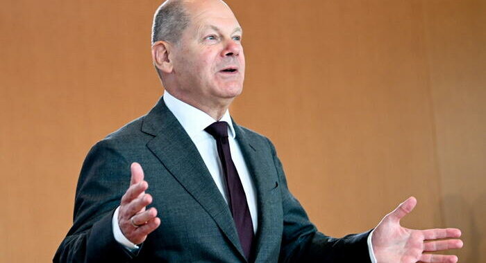 Scholz, ‘avanti con il sostegno militare all’Ucraina’