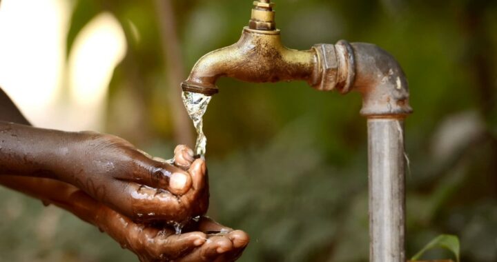 Un’idea per lavare le mani dove l’acqua scarseggia