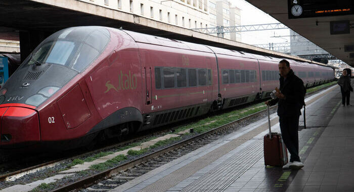 Alta Velocità rallentata verso Roma, ritardi fino a 4 ore