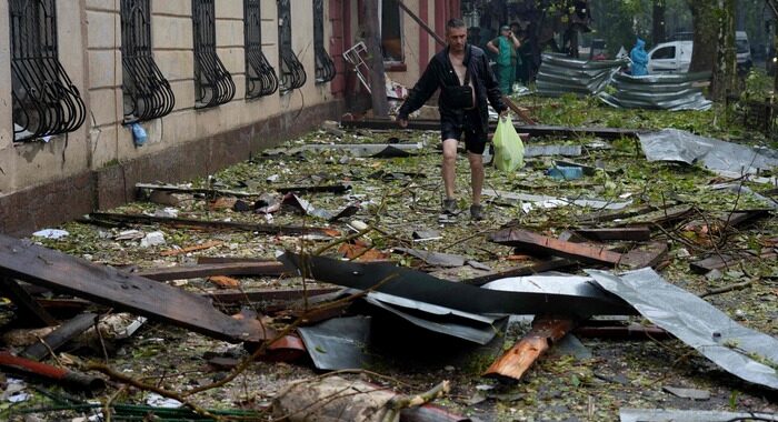 Attacco notturno della Russia su Odessa, morto un civile