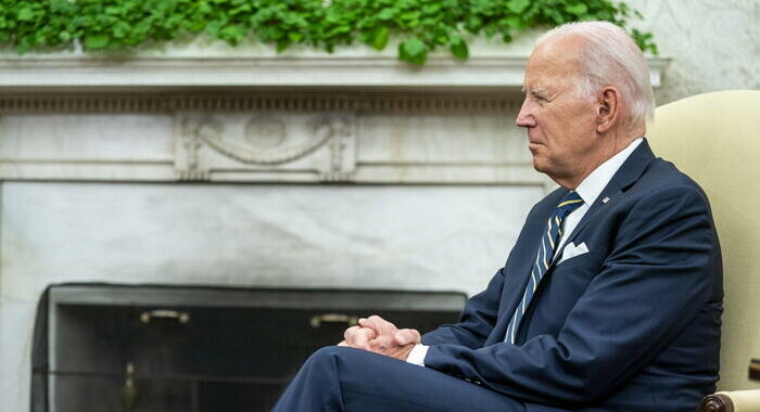 Biden a Zuppi: Papa prosegua con suo ministero e sua leadership