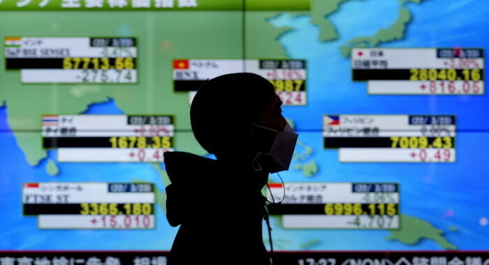 Borsa: Asia contrastata nella settimana dei tassi, Tokyo +1,23%