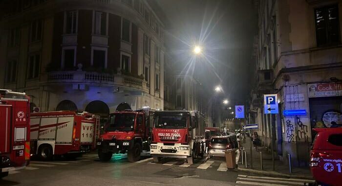 Crolla palazzina in ristrutturazione a Milano