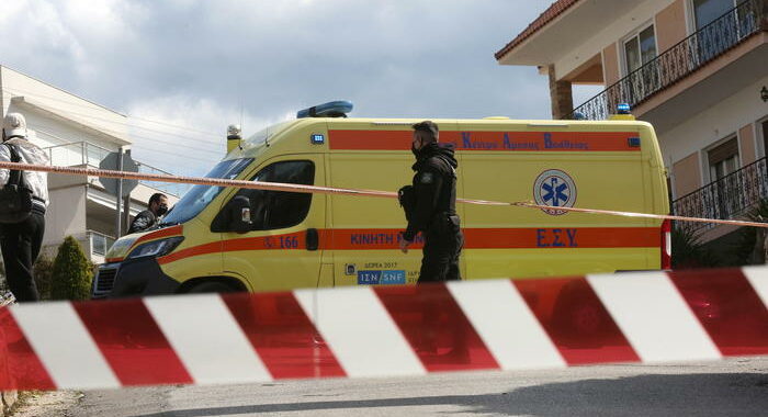 Crolla un ponte a Patrasso, un morto e due dispersi