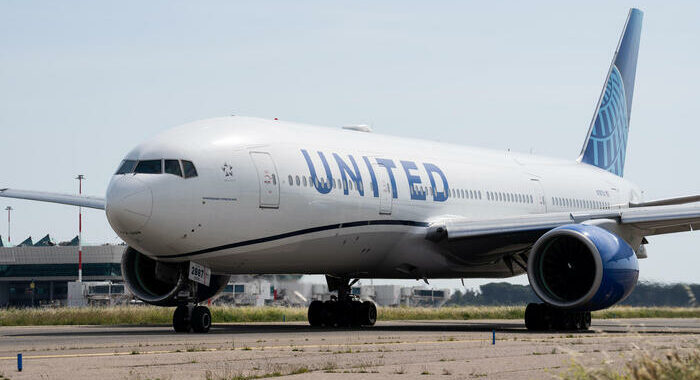 ‘Il pasto è sbagliato’, passeggero fa deviare aereo su Chicago