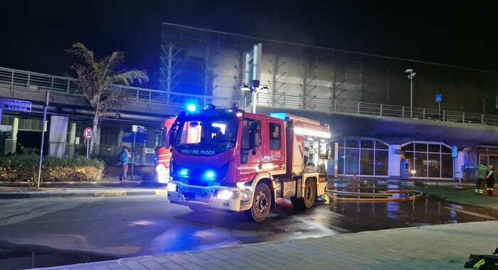 Incendio nell’aeroporto di Catania spento dai pompieri