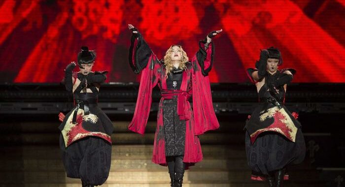 Madonna “sulla strada del recupero” ma tour in Usa si ferma