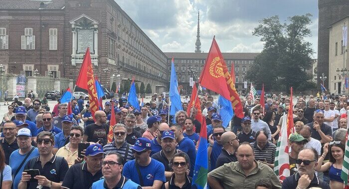 Metalmeccanici in sciopero, manifestazioni al Centro Nord