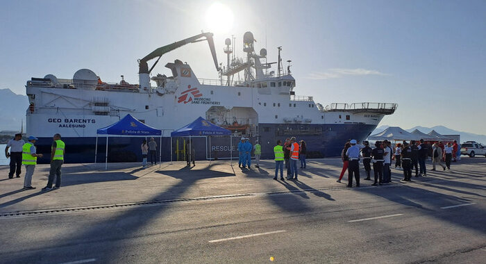 Migrante incinta ha perso bimbo in viaggio su nave Geo Barents