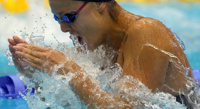 Mondiali di nuoto, avanti Morini in 100 sl e Carraro in 200 rana