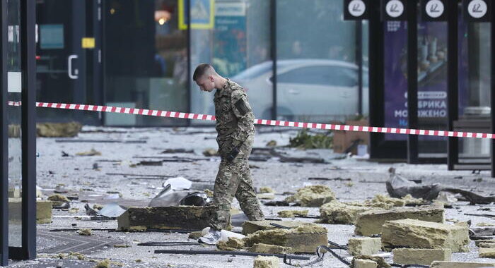 Mosca, drone di Kiev contro stazione di polizia in Russia