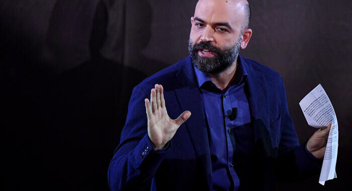 Roberto Saviano resta fuori dal palinsesto Rai