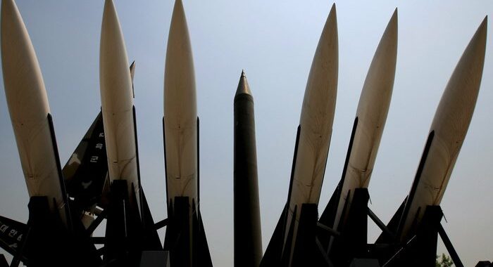 Seul, Corea del Nord lancia un missile balistico in mare