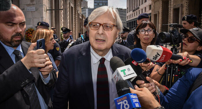 Sgarbi, ‘al MAXXI credevo di essere tra tre amici al bar’