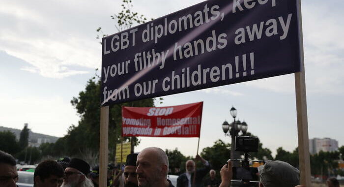 Ultradestra assalta Tbilisi Pride in Georgia, evento annullato