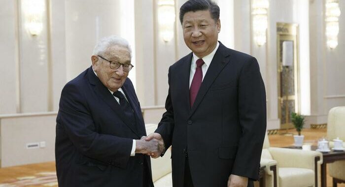 Usa-Cina: Xi incontra Kissinger a Pechino