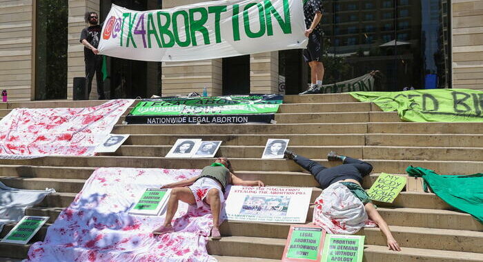 Usa: un giudice sospende la stretta sull’aborto in Iowa