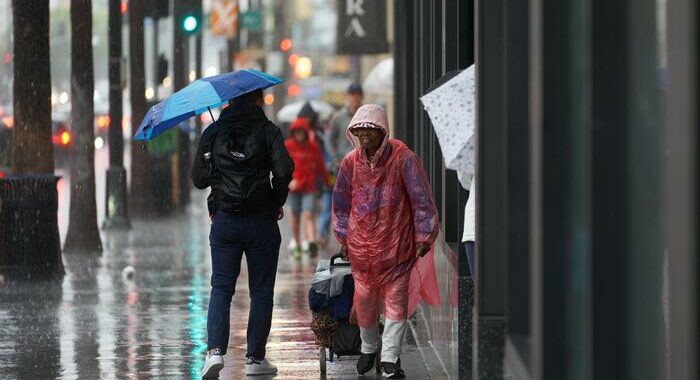 A Los Angeles le scuole chiuse per la tempesta Hilary