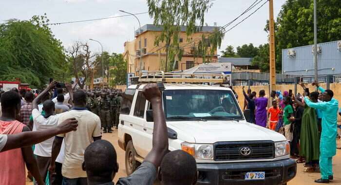 Atterrato a Niamey il volo speciale per gli italiani