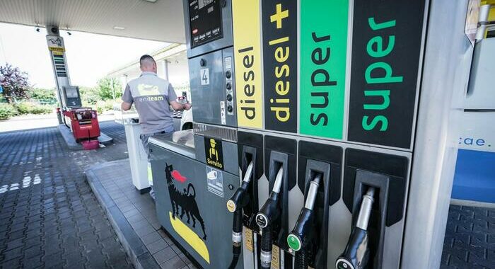 Benzina sulla A21 Torino-Piacenza sfiora 2,8 euro al servito