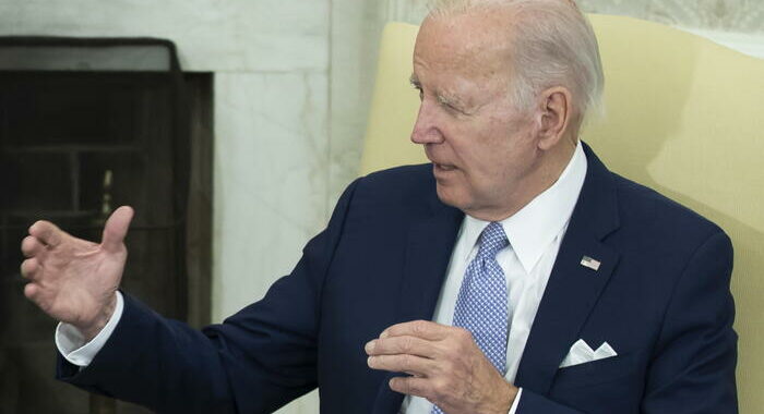 Biden lancia stretta sugli investimenti tech Usa in Cina