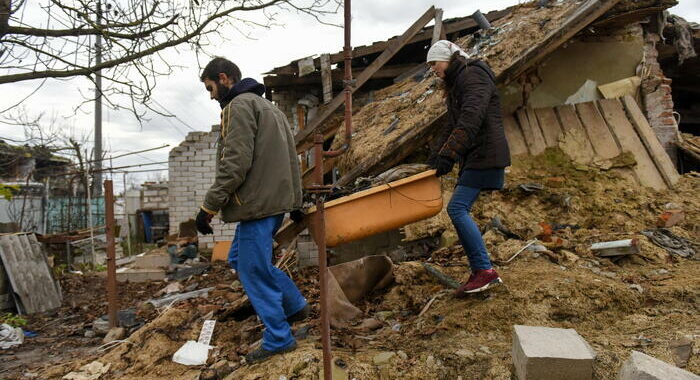 Bombardamenti russi su Chernihiv, ‘morti e feriti’