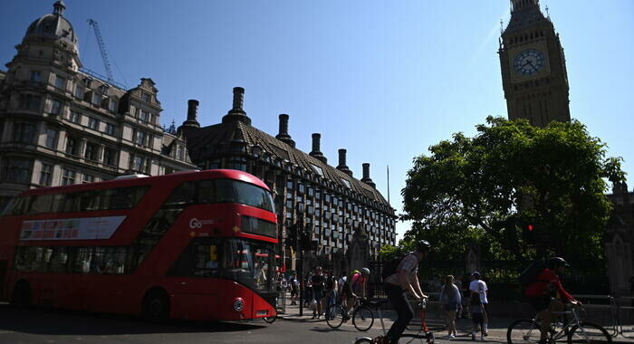 Boom di atti vandalici contro le telecamere della ztl di Londra