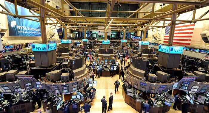 Borsa: Europa in calo, torna il timore per l’inflazione