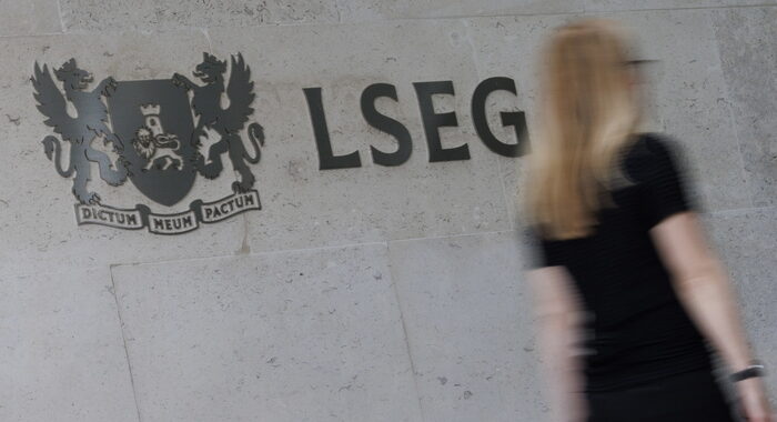 Borsa: l’Europa conclude fiacca, Londra -0,1%