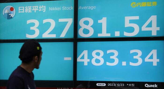 Borsa: Tokyo, apertura in netto ribasso (-1,10%)