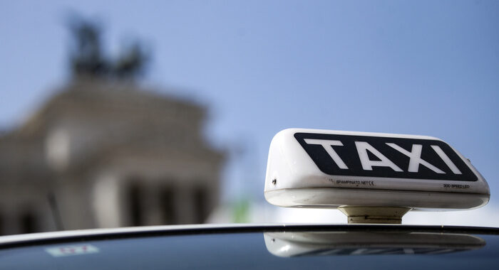 Cambia il decreto taxi, esce la cumulabilità delle licenze