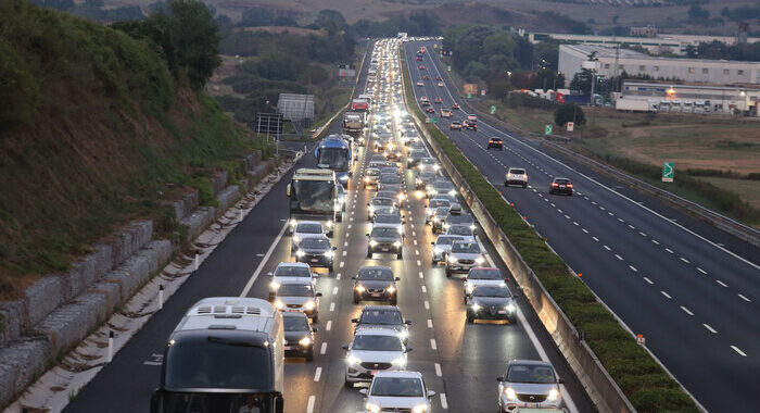 Controesodo salato con caro-voli, traghetti e benzina