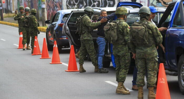 Ecuador, 100.000 agenti dispiegati per le elezioni di domenica