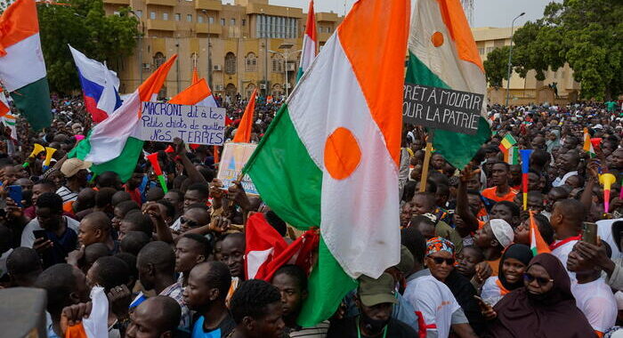 Il Niger espelle l’ambasciatore di Francia