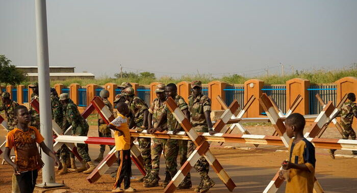 Il Niger espelle quattro ambasciatori