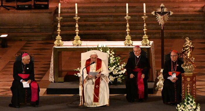 Il Papa a Lisbona incontra un gruppo di giovani ucraini