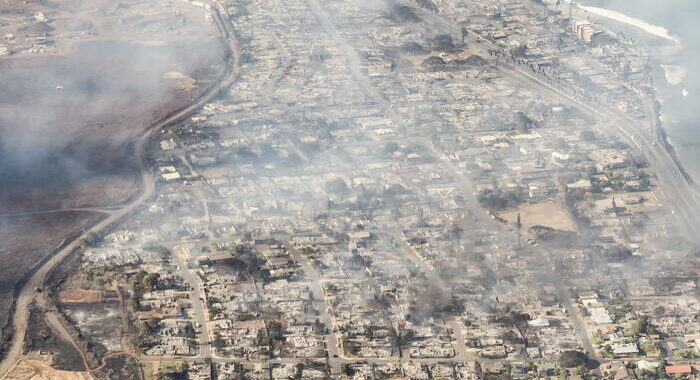 Incendi alle Hawaii, le vittime salgono a 53