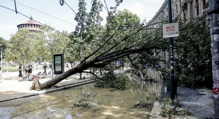 Maltempo: allerta arancione domani su Lombardia e Marche