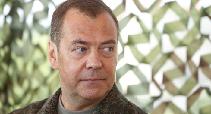 Medvedev, ‘l’Ucraina potrebbe scomparire come Stato’