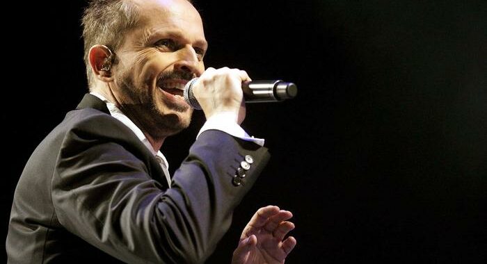 Miguel Bosé rapinato in casa da un commando armato