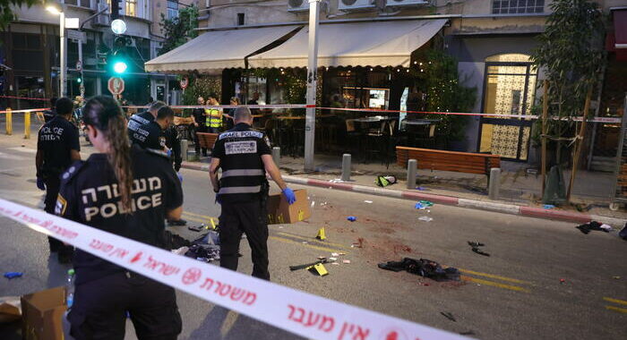 Morto l’israeliano colpito in un attentato a Tel Aviv