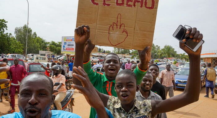 Mosca contro ipotesi di un intervento armato in Niger