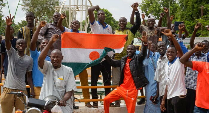 Niger, bloccato il segnale di France 24 e radio Rfi