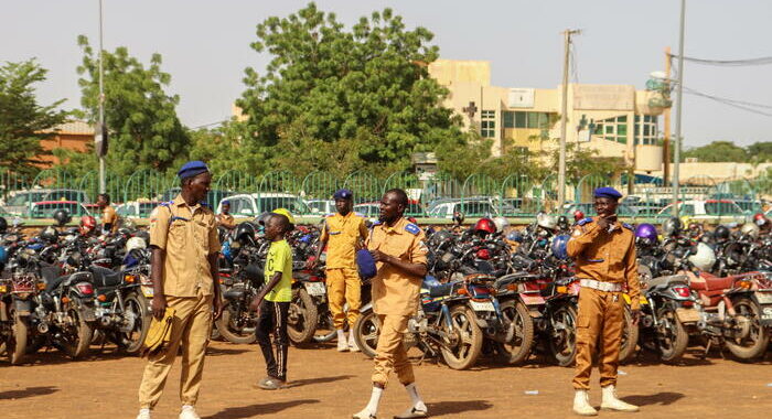 Niger: ronde spontanee di vigilanti a Niamey