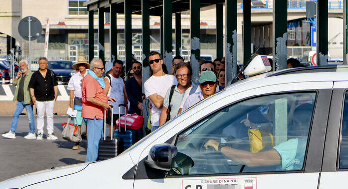 Palazzo Chigi, ‘nei prossimi giorni soluzione equa sui taxi’